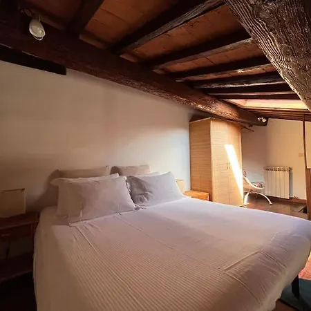 Bright Flat By Arno River, Walk Everywhere