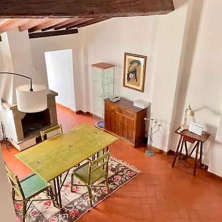 Bright Flat By Arno River, Walk Everywhere
