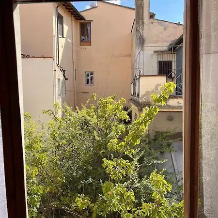Apartment Spacious Near Arno River Florence