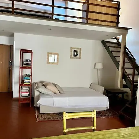 Bright Flat By Arno River, Walk Everywhere Apartman