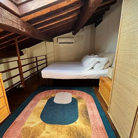 Bright Flat By Arno River, Walk Everywhere Apartment *
